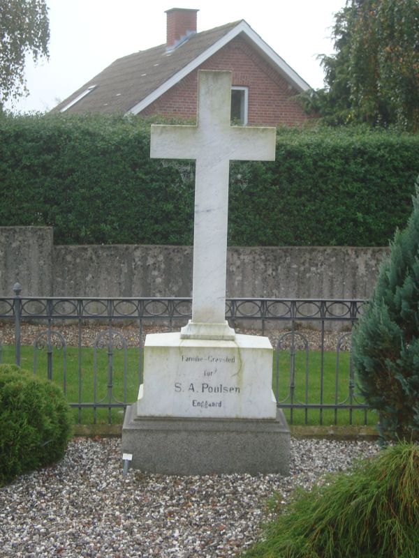 S. A. Poulsen's familiegravsted.JPG